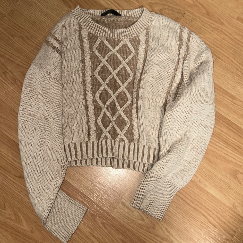 Mid rise crop knit sweater